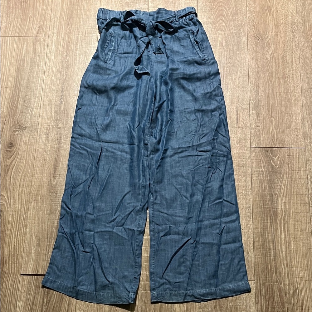 Women’s Express High-waisted Light Blue Denim Pants Size M